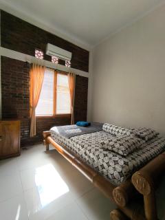 The Alamanda's Family Homestay - 7