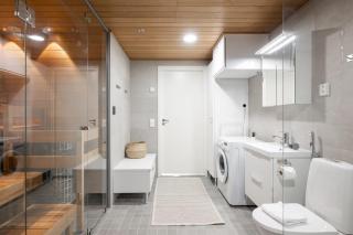 Two bedroom on 15th floor sauna and city views - 3