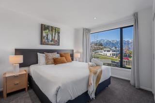 Townside Retreat | Twilight - 5