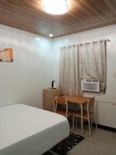 Aloha 808 Room E - 5