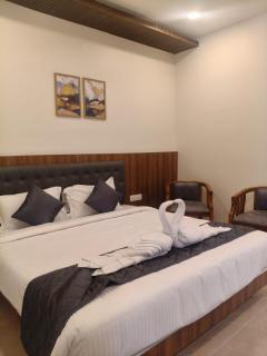 Hotel Sai Saran - 9
