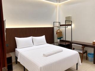 New Hilltowne Hotel - 0
