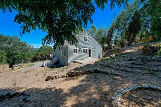 Private 4BR House Free Parking Near Airport &Mall - 3