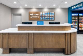 Hampton Inn & Suites Springfield Downtown - 8