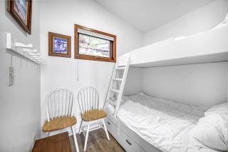 Cozy Cottage by the Lakeshore #4 - 4