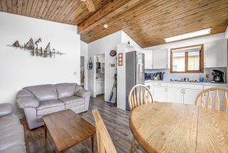 Cozy Cottage by the Lakeshore #4 - 2