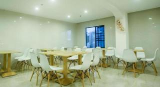 GreenTree Inn Express Hainan Haikou Haixiu Zhong Road - 9