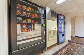 Suburban Studios I-80 Grand Island - 3