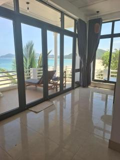 Timothe Beach Hotel & Apartments - 8