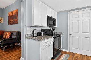 Relaxing & spacious home near Shelby Park District - 2