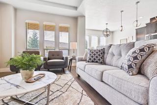 Top Rated - Spotless - Prime Central Location - by The Village At Meridian - 1