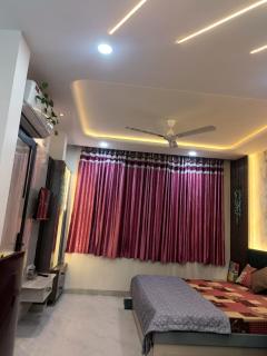 Ruby Luxury 1RK Stay Kitchen & Easy Check-in - 4