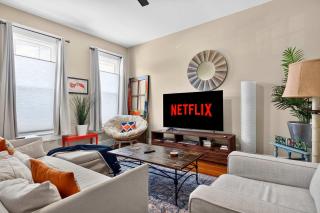 Bourbon Belle- Cozy Germantown home with parking - 2