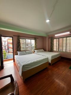ELEGANZO - The Homestay County - 2