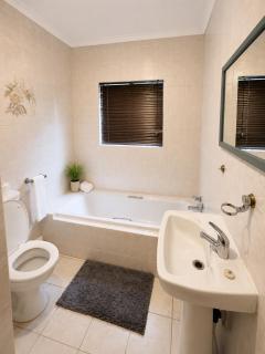Kingsgate Guest Houses - 4