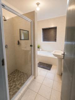 Kingsgate Guest Houses - 3