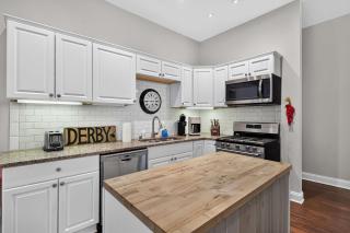 Exclusive Bourbon retreat near Downtown Louisville - 1