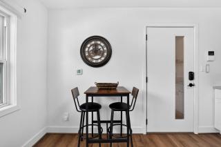 Iconic urban Bourbon Trail suite with EV charger - 6