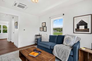 Iconic urban Bourbon Trail suite with EV charger - 4