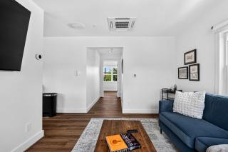 Iconic urban Bourbon Trail suite with EV charger - 2