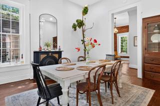 Relaxing home w poker lounge & spacious backyard - 0