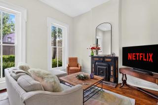Relaxing home w poker lounge & spacious backyard - 4