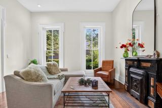 Relaxing home w poker lounge & spacious backyard - 3