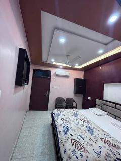 Kshireshwar Paying Guest House - 1