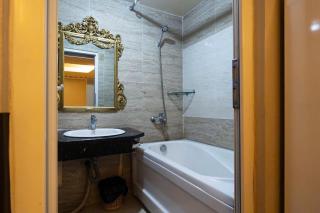 Crowne Hotel Ben Thanh - 1