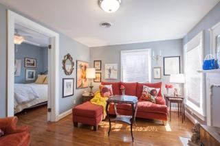 Spacious 3BR Crescent Hill Apt W Yard & Parking - 0
