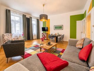 Apartment for 4 near Naschmarkt, Karlskirche & U4 Metro - 8