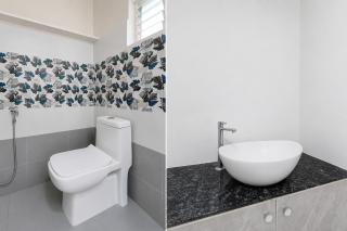 FabHotel Waah Homestay Luxury Rooms - 4