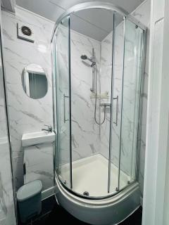 Bassett House, 5BR, 2 Free Parking - 2
