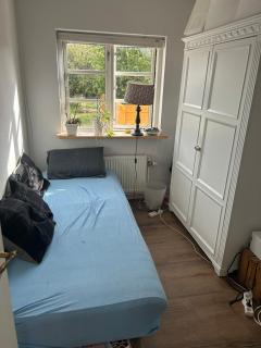 Small house with 4 beds - 6