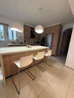 CASAvocado Newly Renovated 2BR Walk to Beach - 0