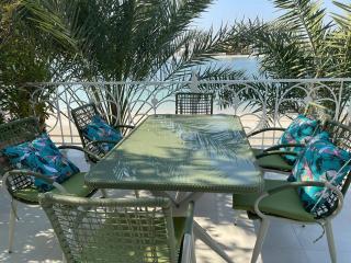 Palm Jumeirah Beachfront private pool villa 5 BR & 1 maids room with access to beach - 2