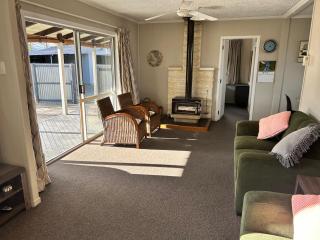 Twizel Kiwi Bach - 1