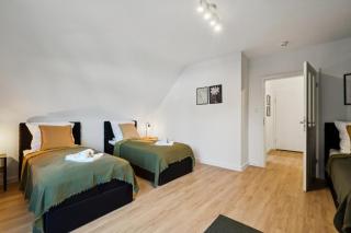 Nalia Homes - Balcony with no view, private parking - 9