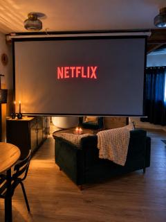 Suite romantique & spa Prova - Love room - Rétroprojecteur Netflix - 7