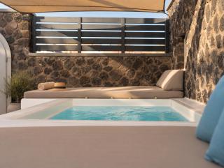 Sun Naam Home Santorini with heated jacuzzi - 9