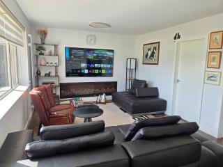 Beautiful 3 beds bungalow on west edge of Aberdeen - 1