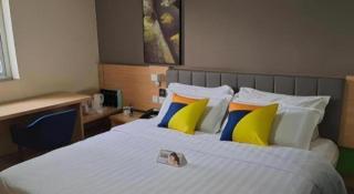 7 Days Inn West Gate of Taiyuan University of Technology - 4