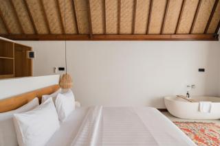 Treetop 2 - Scenic Bingin villa w master loft & sunrise views - 6