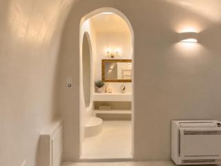 Sun Naam Home Santorini with heated jacuzzi - 2