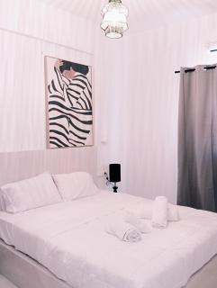 Palos Luxury Suites - 8