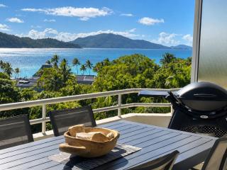 Poinciana 109 & Buggy Hamilton Island - 1