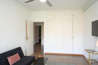4BR Apartment & Sleeps eight & Near Park Guell - 3