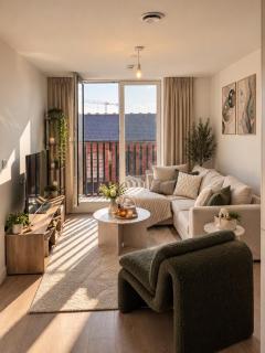 Luxury 1-Bed Apartment - amazing city skyline views - Free Parking - Darts - City Centre - Birmingham - 6