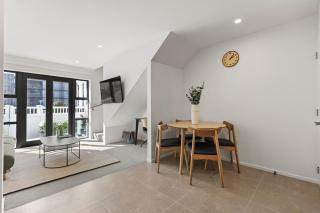 Central Stay 5 Min Walk to Te Pae FREE car Parking - 6