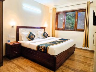 Kavin Uphar The Mall Road - 5